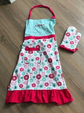 American Girl Apron & Over Mitt VGUC